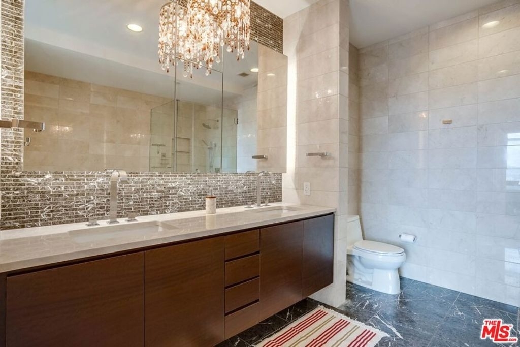 900 W Olympic Boulevard - Photo 18