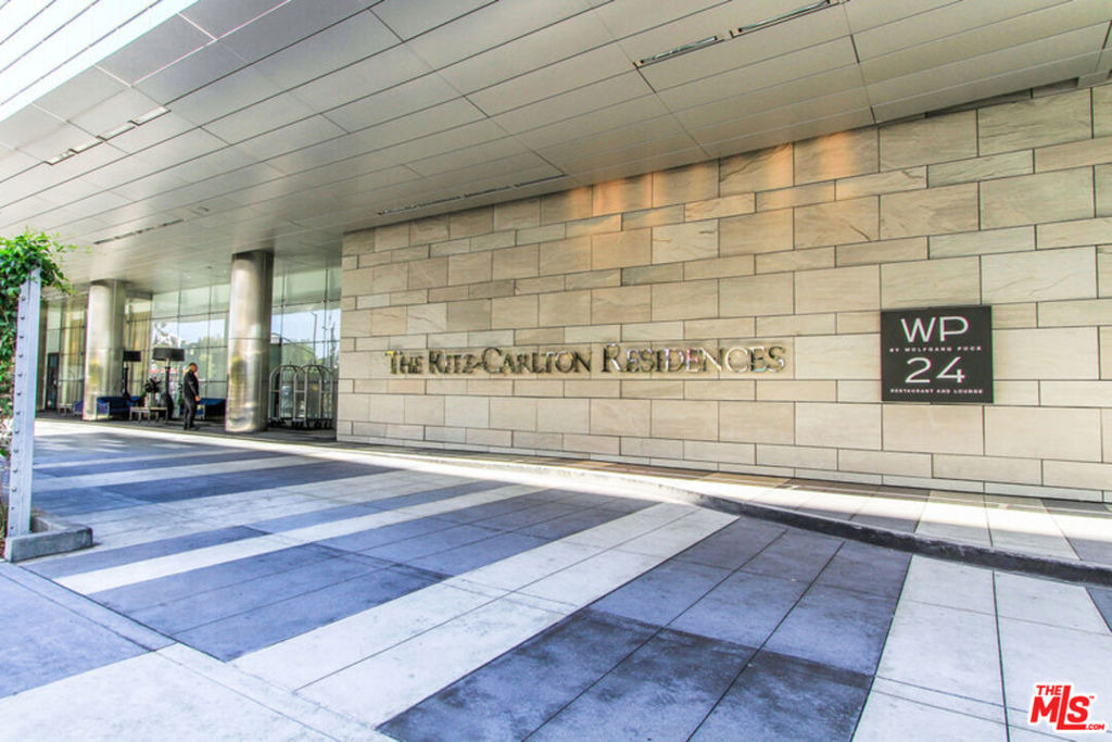 900 W Olympic Boulevard - Photo 32