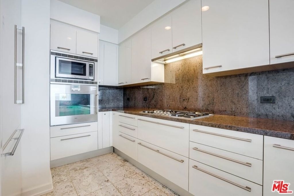 900 W Olympic Boulevard - Photo 6