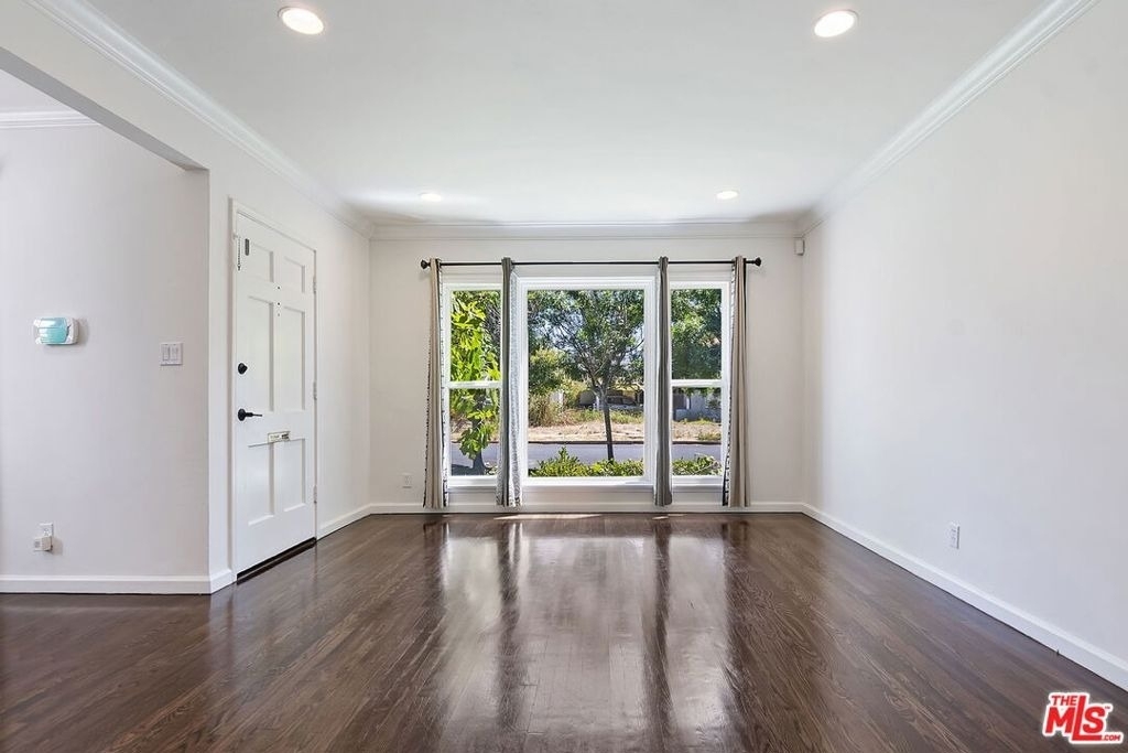 2519 Bentley Avenue - Photo 5