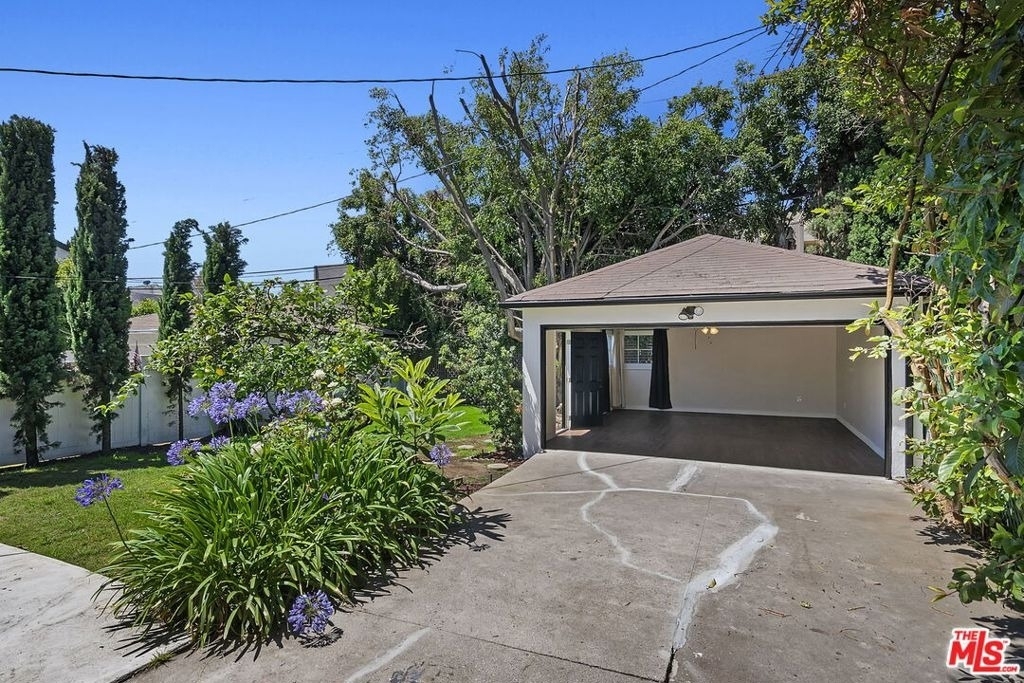 2519 Bentley Avenue - Photo 31