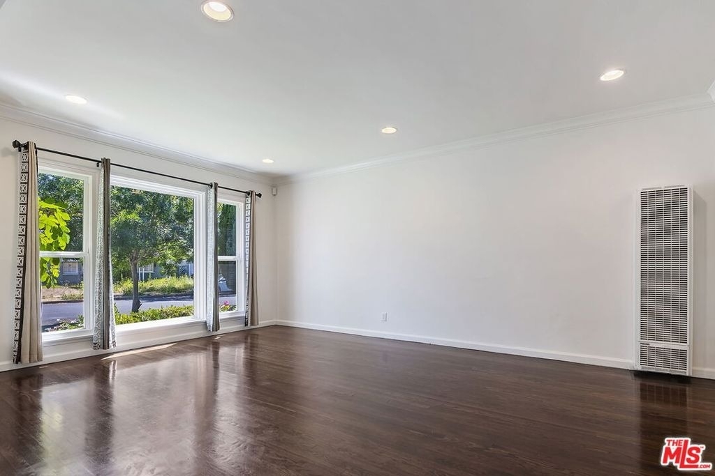 2519 Bentley Avenue - Photo 6