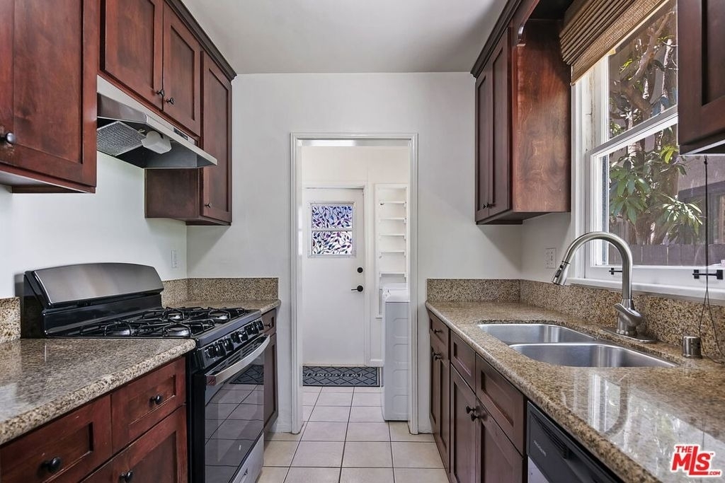 2519 Bentley Avenue - Photo 11