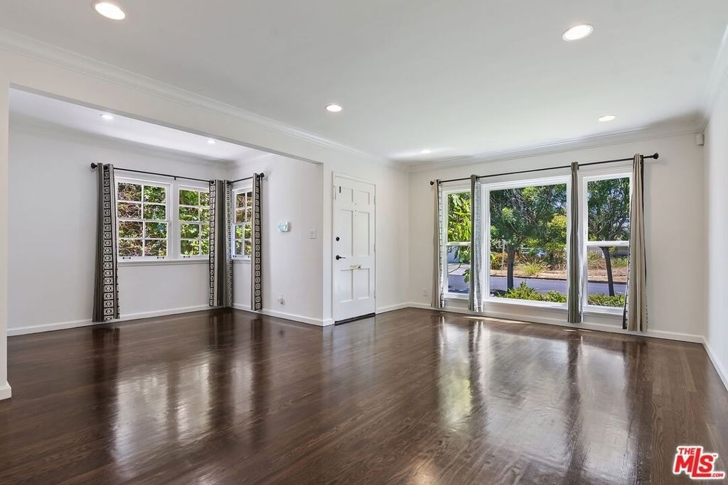 2519 Bentley Avenue - Photo 4