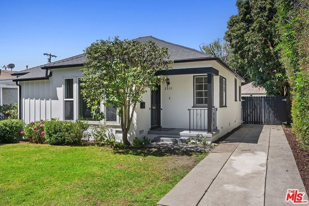 2519 Bentley Avenue - Photo 1