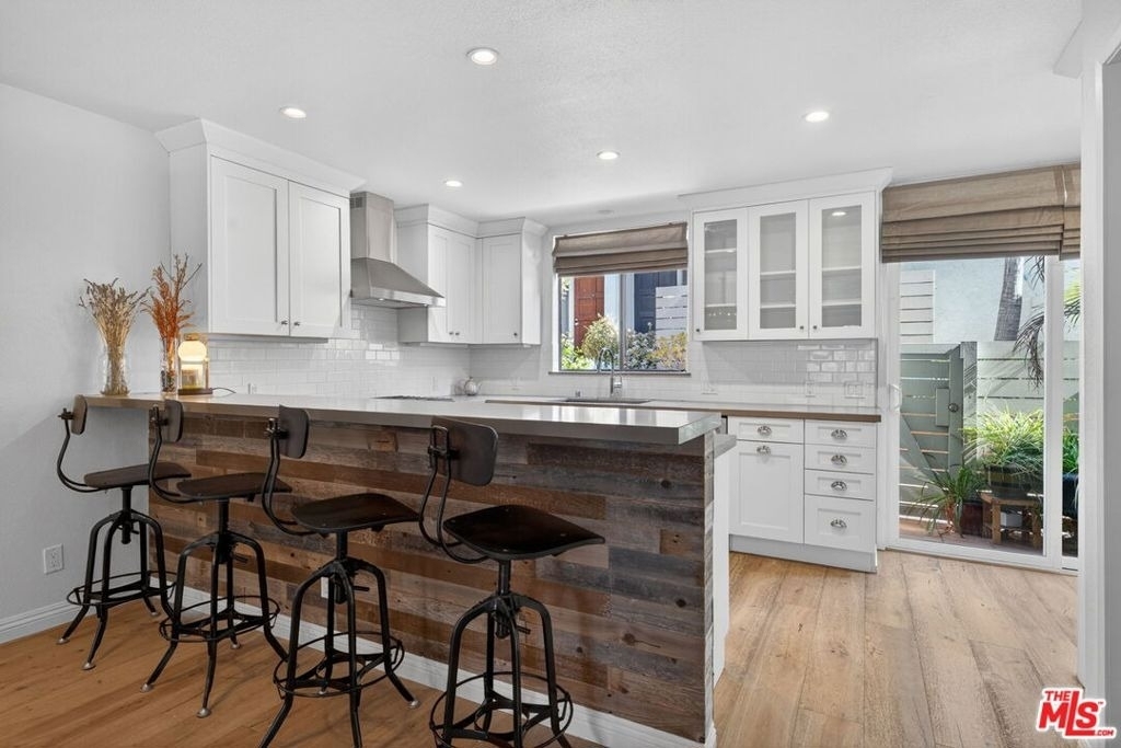 8611 Burton Way - Photo 13