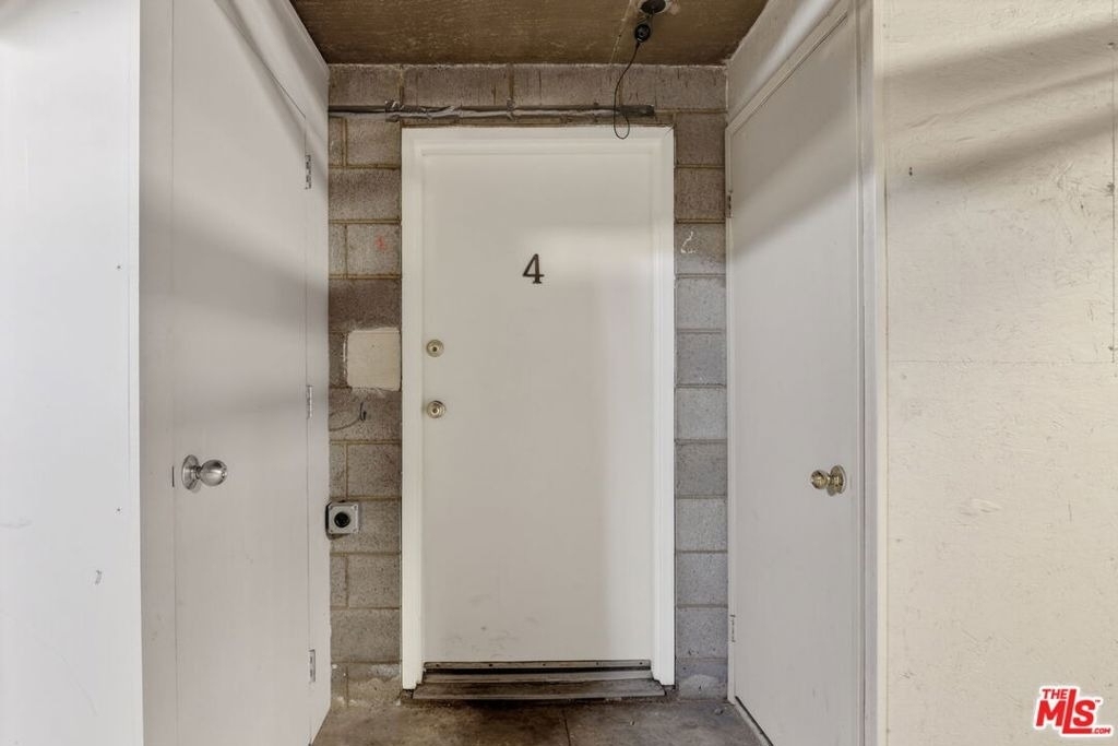 8611 Burton Way - Photo 66