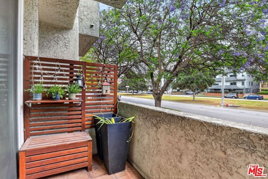 8611 Burton Way - Photo 7