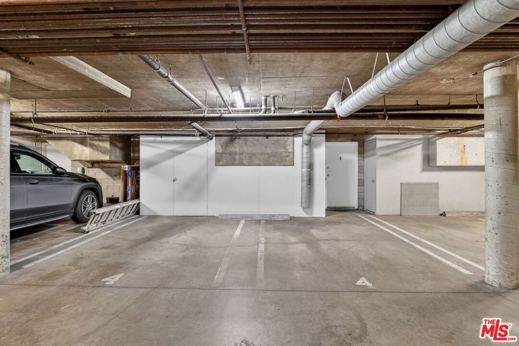 8611 Burton Way - Photo 65