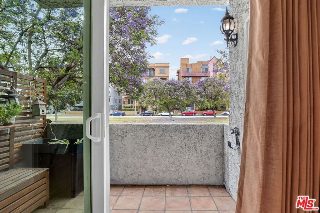8611 Burton Way - Photo 6