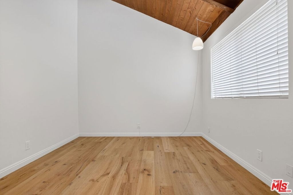 8611 Burton Way - Photo 57