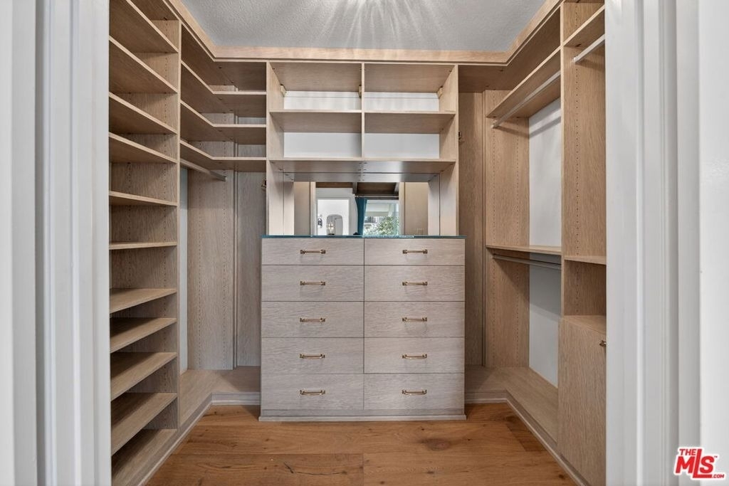 8611 Burton Way - Photo 31