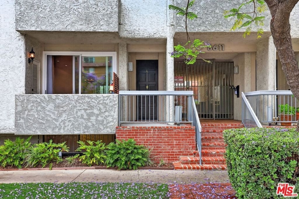8611 Burton Way - Photo 1