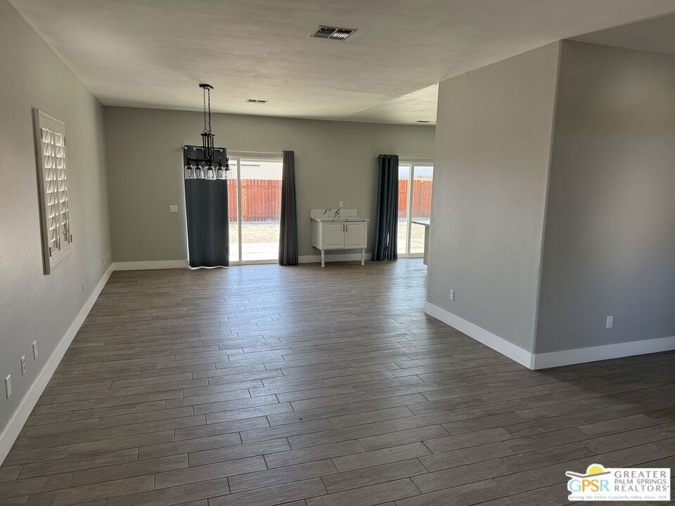12385 Sumac Drive - Photo 2