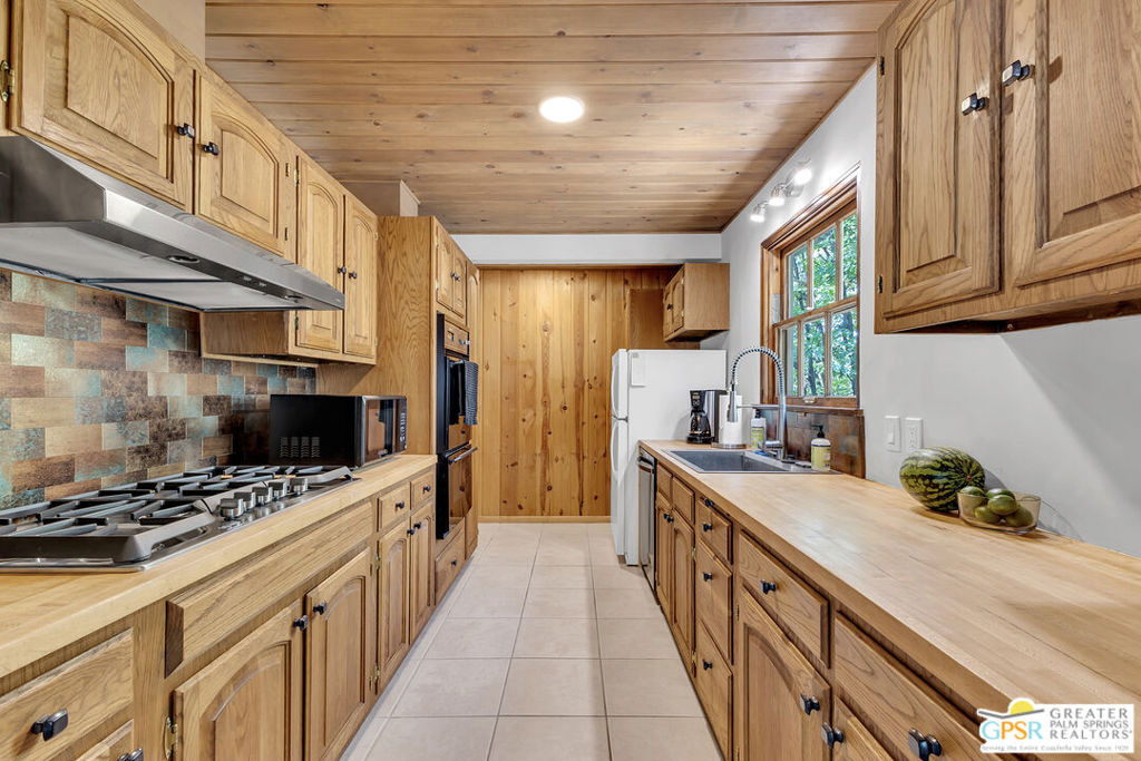 25465 Seneca Drive - Photo 29