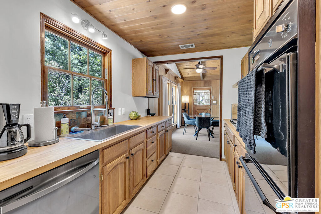 25465 Seneca Drive - Photo 41