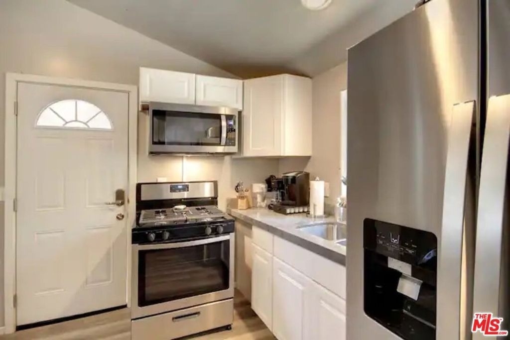 39219 Cedar Dell Road - Photo 1