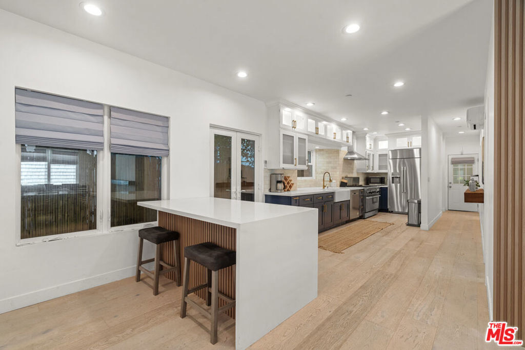 157 Hart Avenue - Photo 6