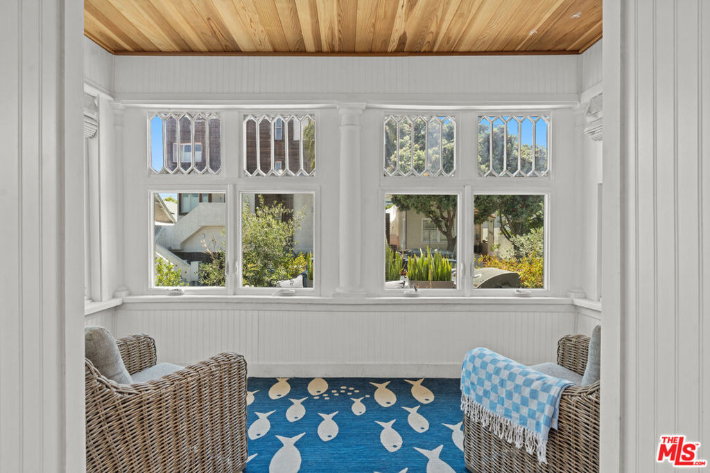 157 Hart Avenue - Photo 5