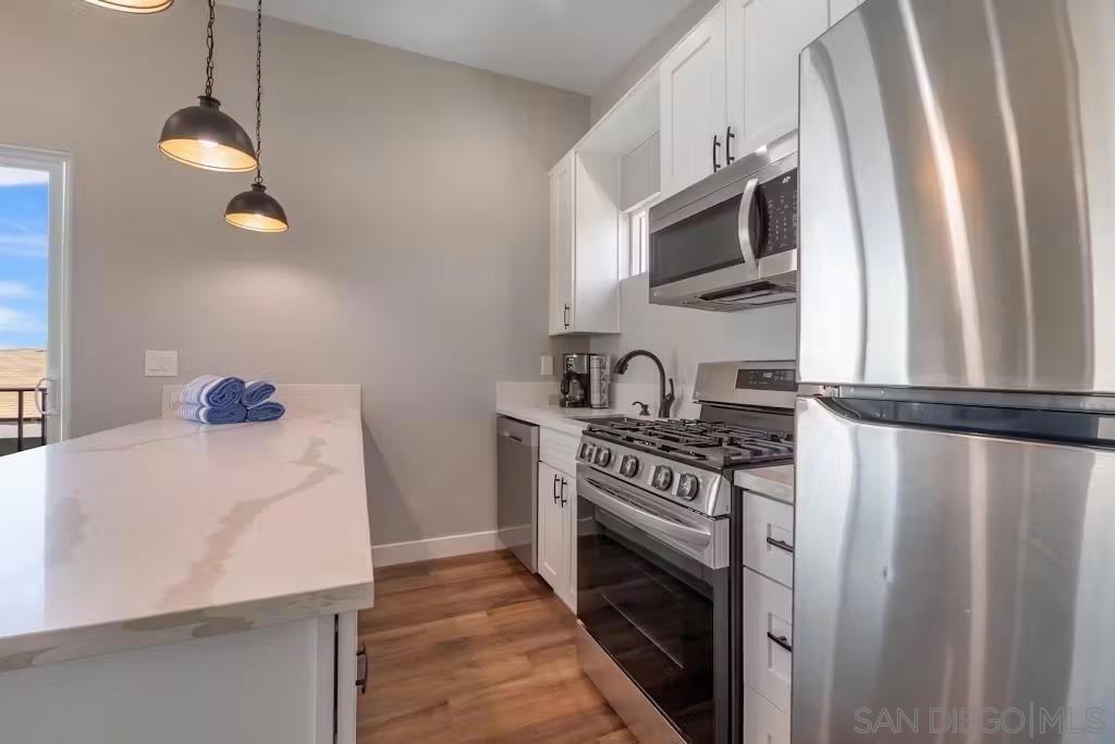 4727 Iroquois Ave - Photo 2