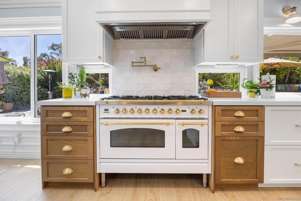 264 Turner - Photo 3