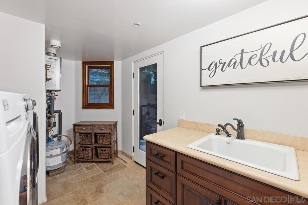 1554 Summit Avenue - Photo 32
