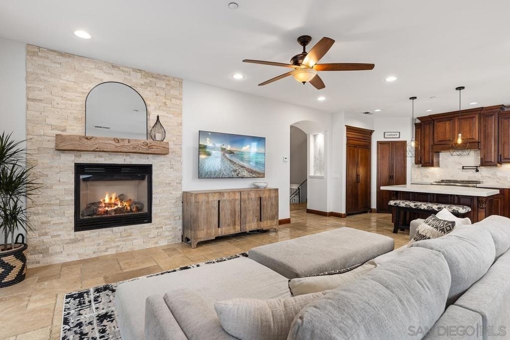 1554 Summit Avenue - Photo 7