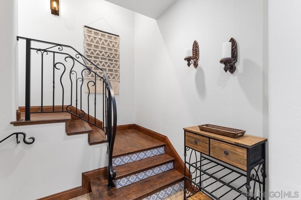 1554 Summit Avenue - Photo 12