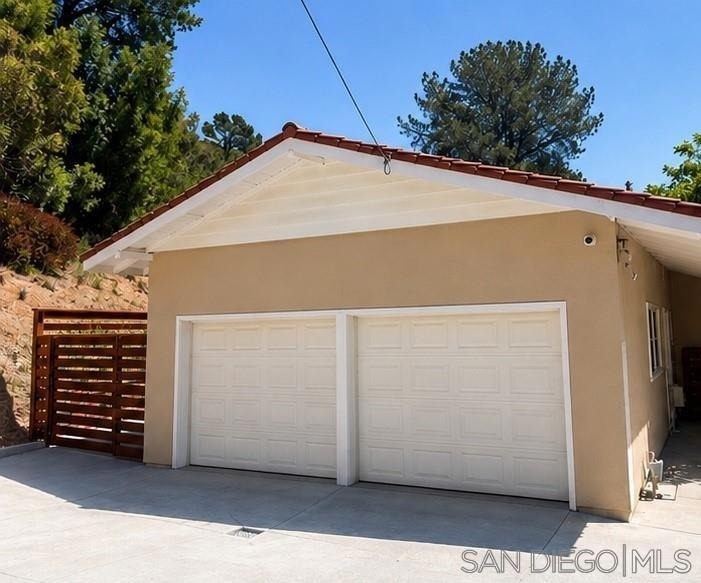 1704 Broadway - Photo 2