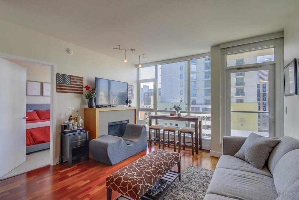 325 7th Ave - Photo 9