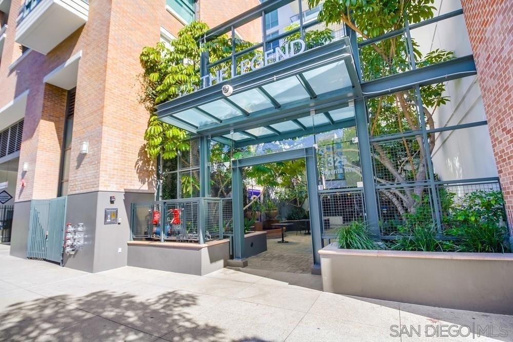 325 7th Ave - Photo 3