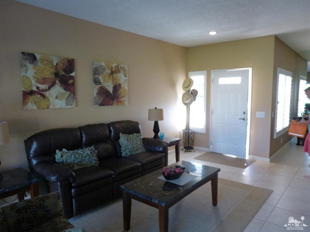 221 Vista Royale Circle W - Photo 3