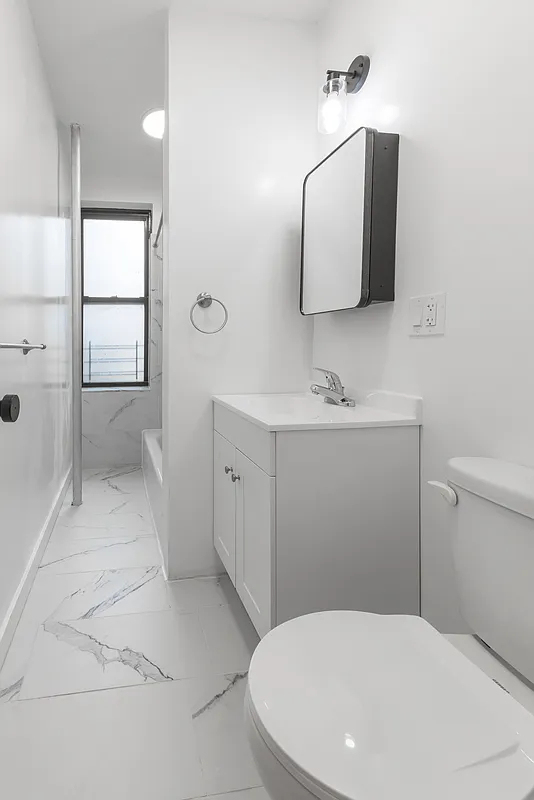 624 West - Photo 8