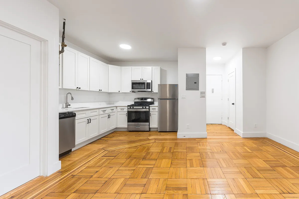 624 West - Photo 0