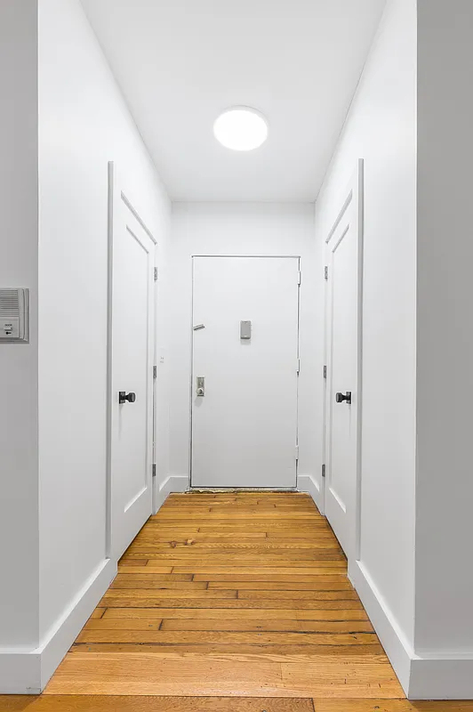 624 West - Photo 2