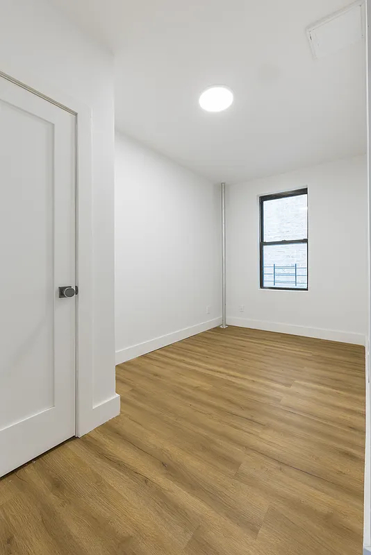 624 West - Photo 5