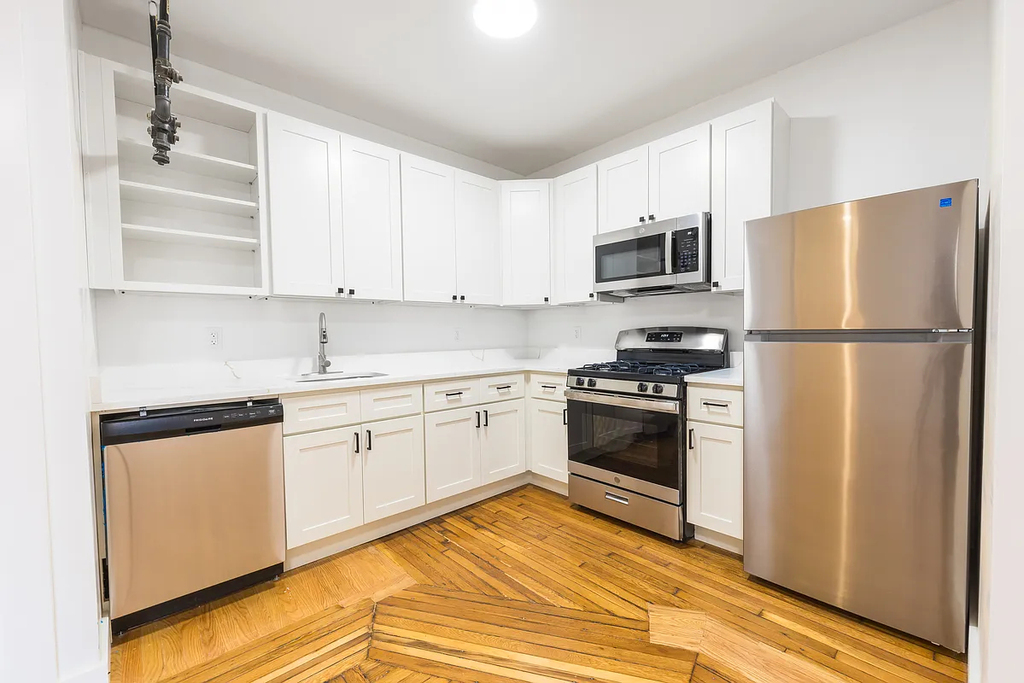 624 West - Photo 1