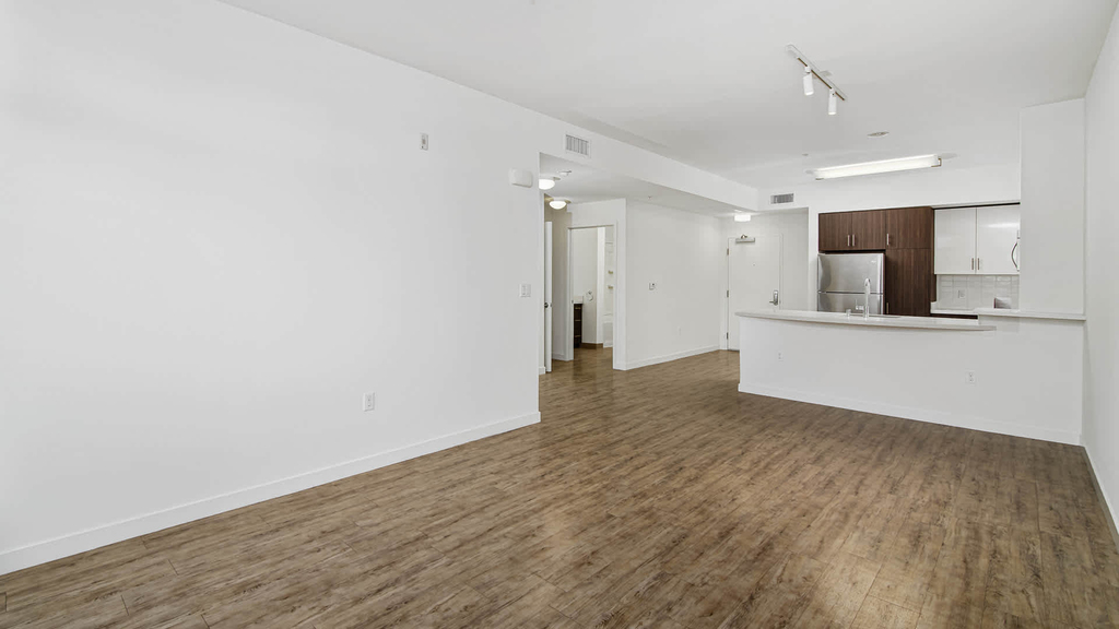1333 Powell Street - Photo 7