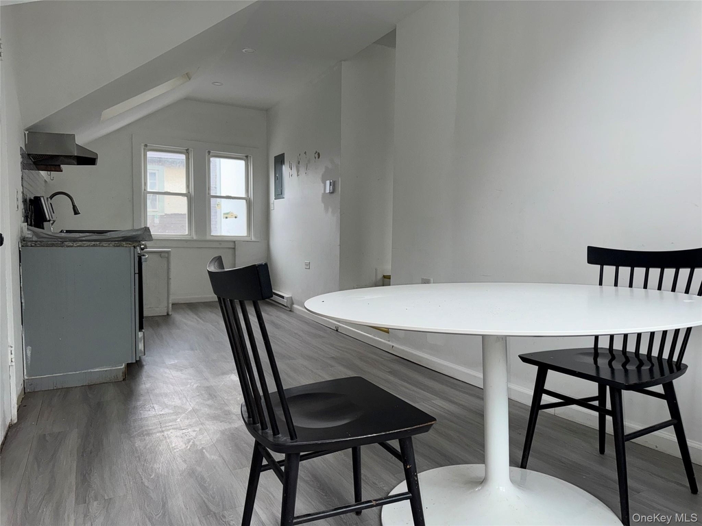 300 Highland Avenue - Photo 4