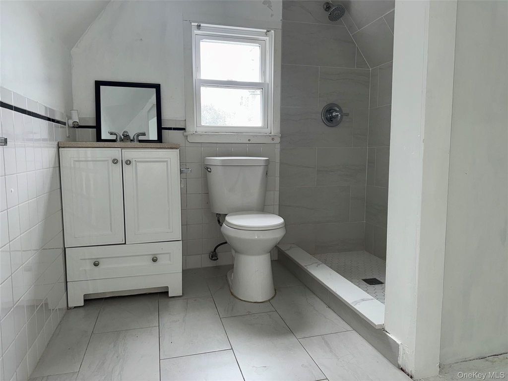 300 Highland Avenue - Photo 5