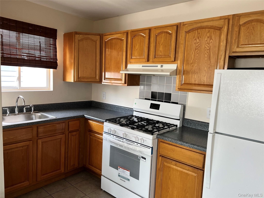 319 Beach 36th Street - Photo 4