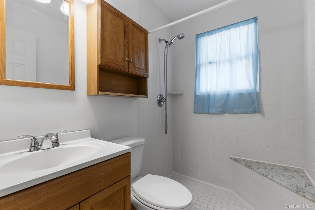 90 Oregon Street - Photo 8