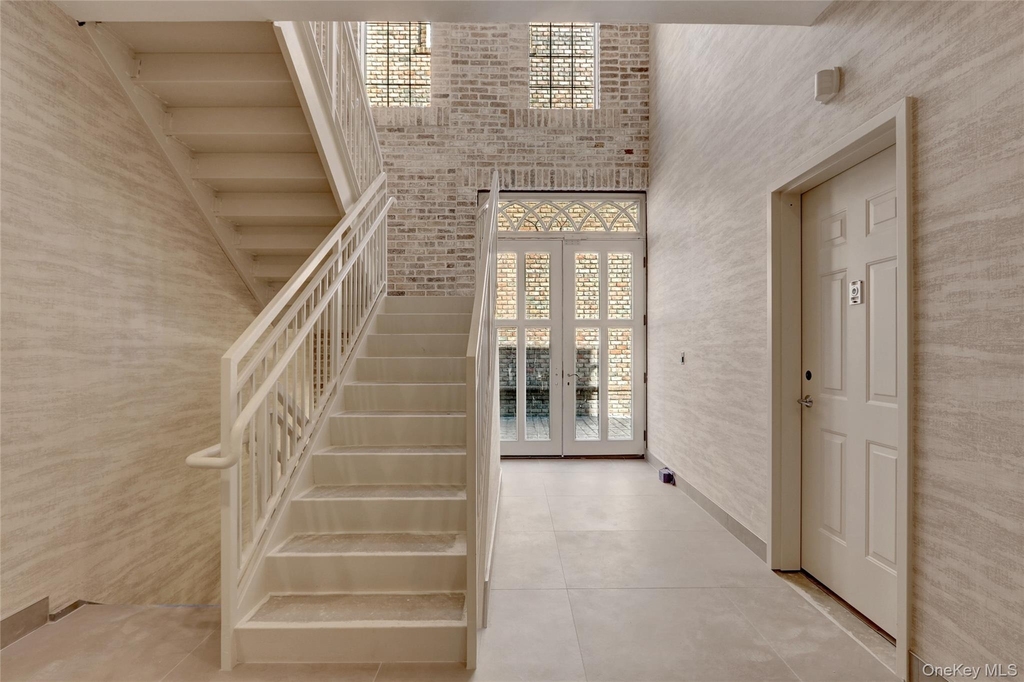610 Jerico Turnpike - Photo 7
