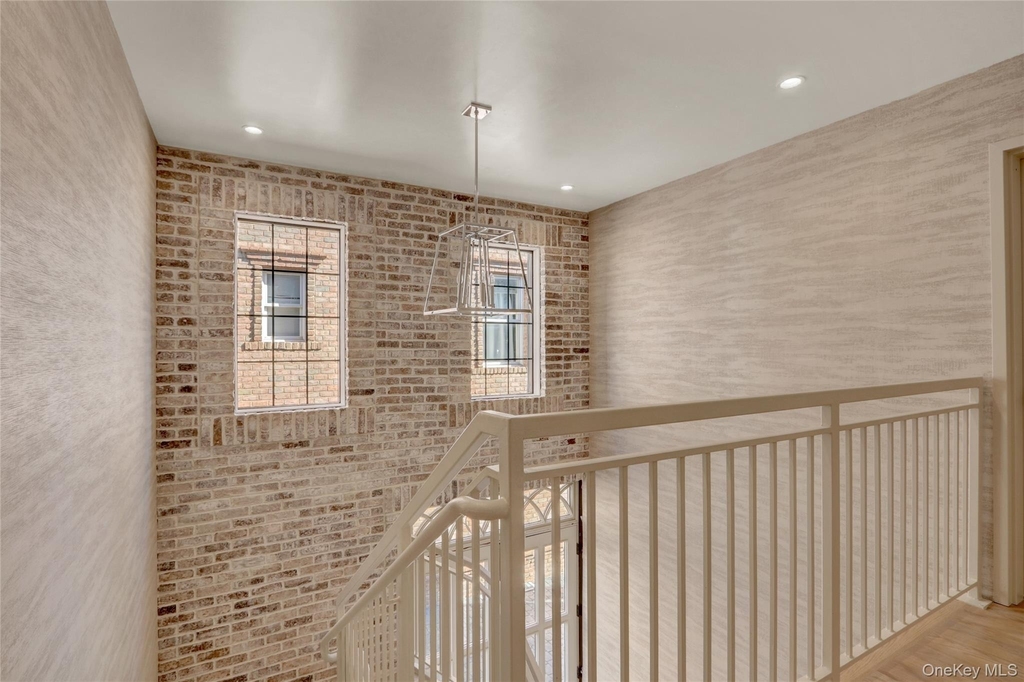 610 Jerico Turnpike - Photo 8