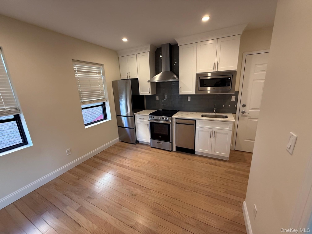 610 Jerico Turnpike - Photo 0