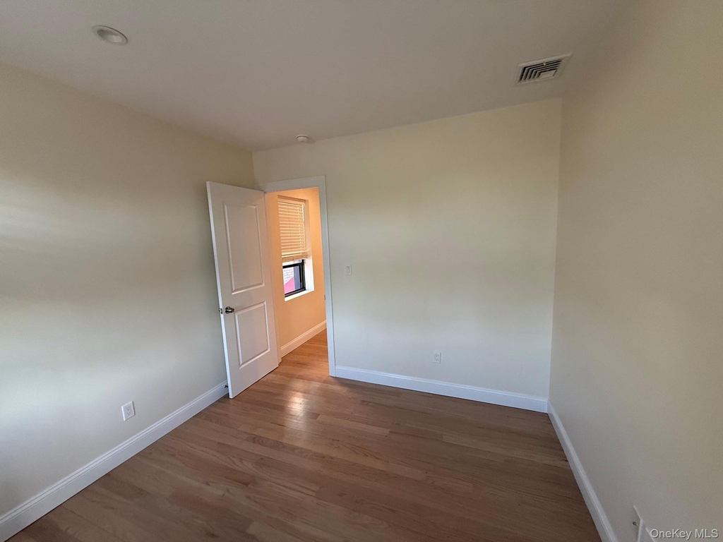 610 Jerico Turnpike - Photo 3