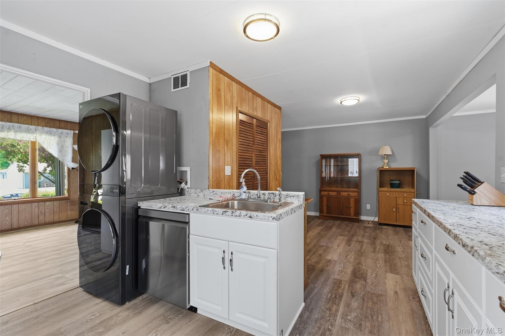 15 Forshee Street - Photo 3