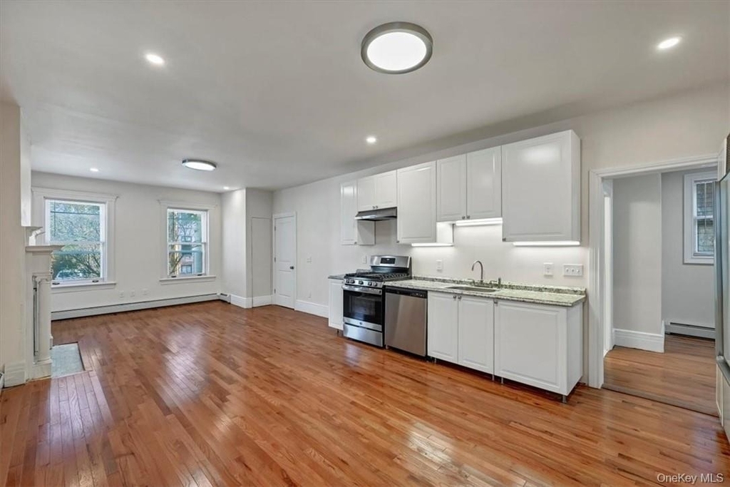 271 Liberty Street - Photo 9