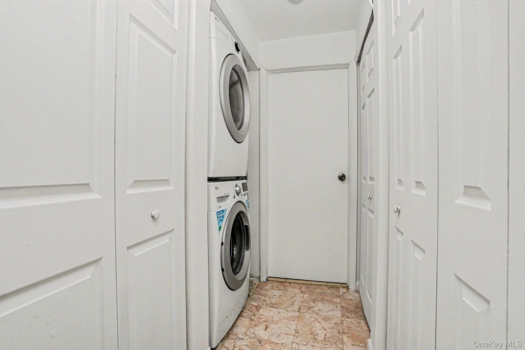 311 N Greeley Avenue - Photo 14