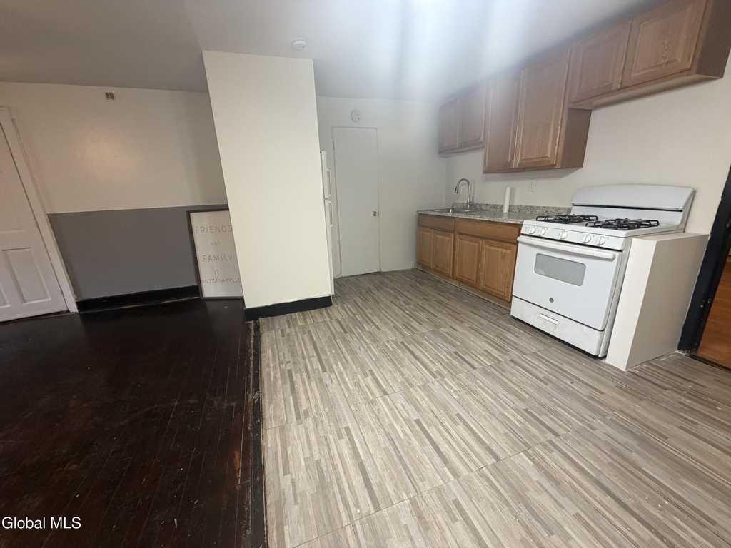 94 Philip Street - Photo 3